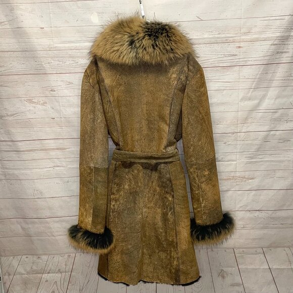 Overland Ember Sheepskin belted jacket with raccoon fur trim - Picture 11 of 11